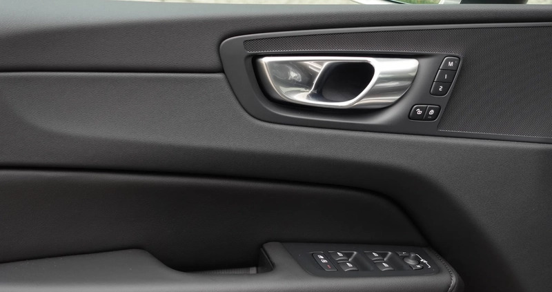 Volvo XC 60 cena 208995 przebieg: 2100, rok produkcji 2023 z Międzyzdroje małe 781